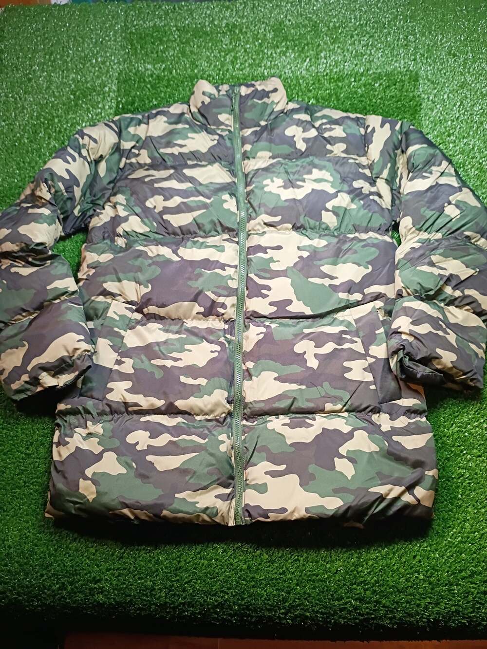 Chic PrettyLittleThing Camouflage Puffer Jacket - XS